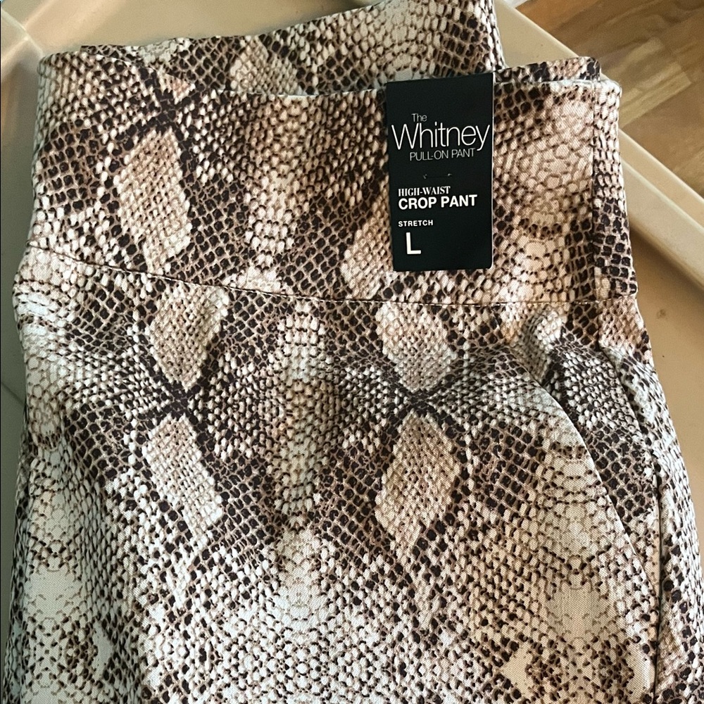 New York and Company High waist Crop Pants